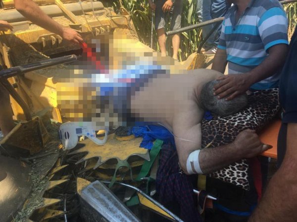 i İzmir'de bir kişi bacaklarını biçerdövere kaptırdı