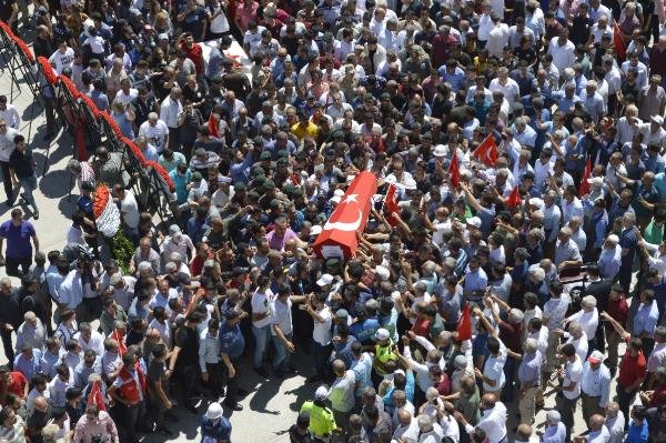 Adıyaman'daki saldırıda yaralanan polis şehit oldu