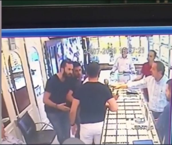 Ümraniye'de polisin kuyumcuya tepki çeken müdahalesi