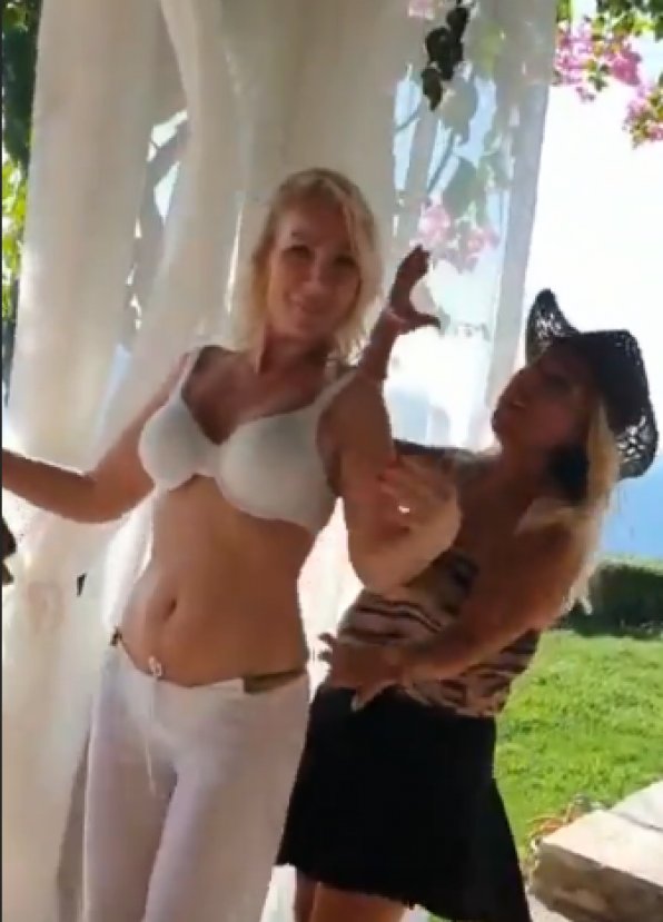 Seda Sayan'dan dans şov