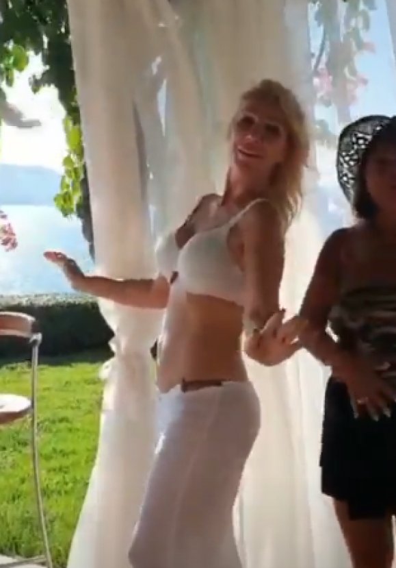 Seda Sayan'dan dans şov