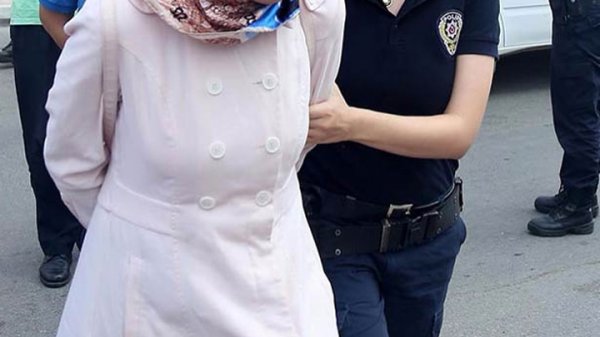 İzmir’de FETÖ’nün kadın yapılanmasına operasyon
