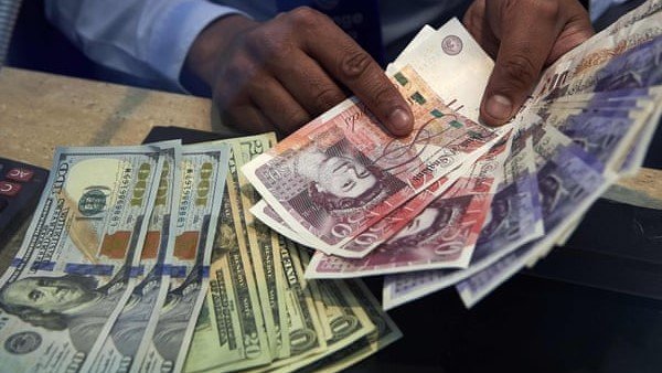 Sterlinde Brexit kaybı giderek artıyor