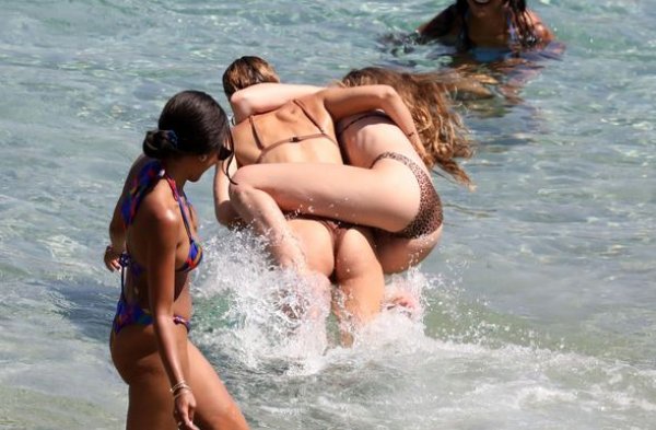 Hadid kardeşler tatilde