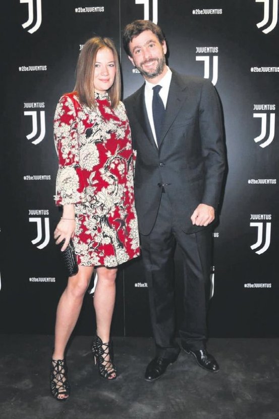 Juventus Başkanı Agnelli, halk plajına gitti