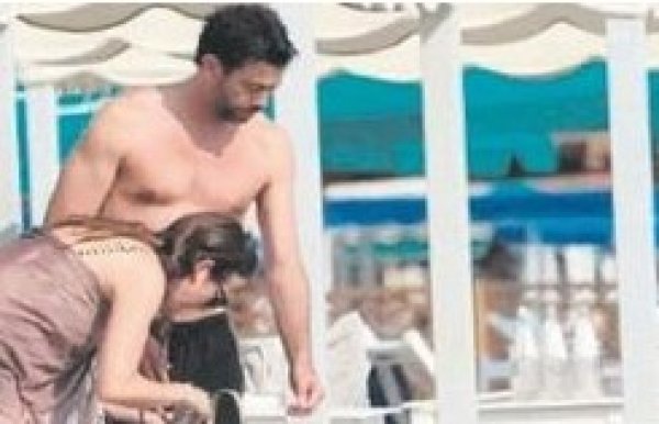 Juventus Başkanı Agnelli, halk plajına gitti