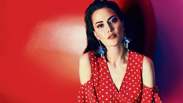 Fahriye Evcen, 4 aylık oğluna okul bakıyor