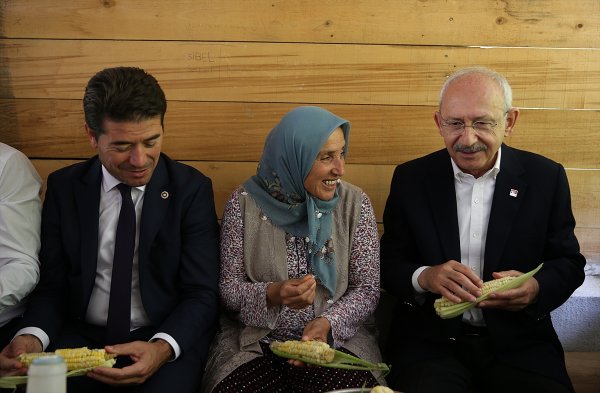 Kemal Kılıçdaroğlu saldırıya uğradığı yere gitti