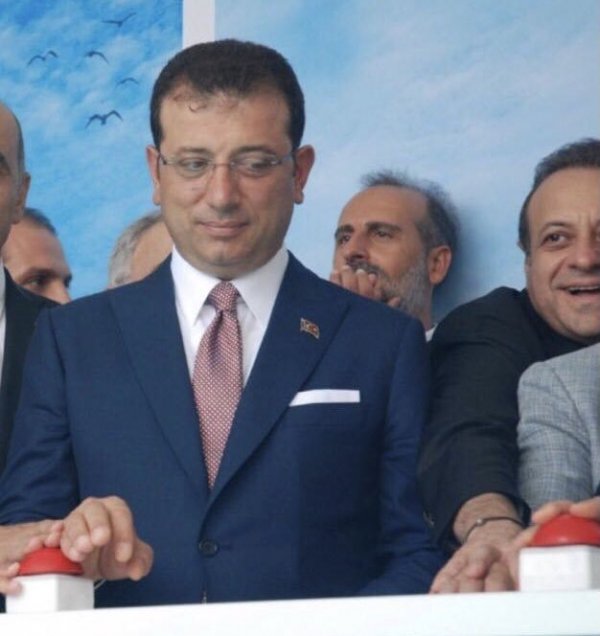 Siyasetin butona basma ya da basamama durumları