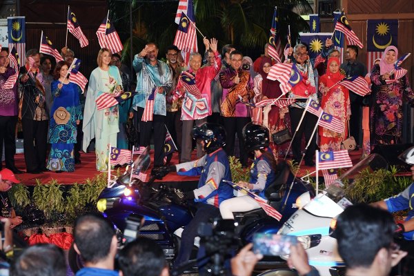 a Malezya Başbakanı: Gidin Türkiye'de çalışın