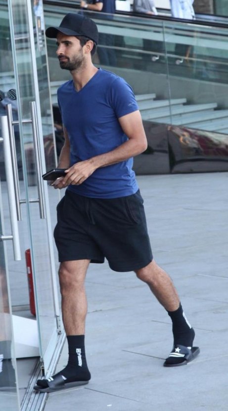 Alper Potuk'un ilginç tarzı