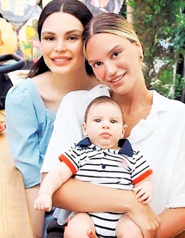 Almeda Abazi kardeşinin fotoğrafını paylaştı