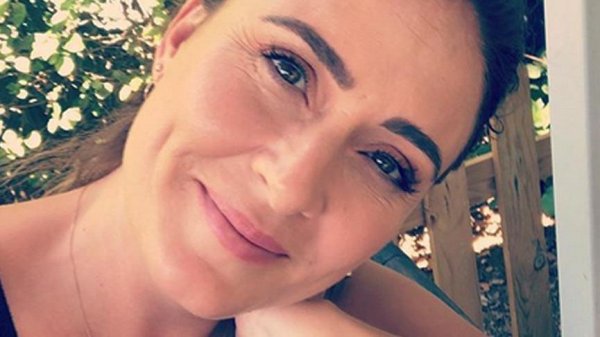 Ceyda Düvenci eşine yolladığı fotoğrafı paylaştı