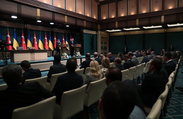 Cumhurbaşkanı Erdoğan, Ukrayna lideri ile bir araya geldi