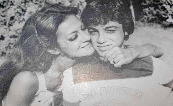 Çolpan İlhan kimdir? - biyografisi Çolpan İlhan kimdir? - biyografisi