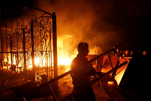 r Atambayev'in gözaltısı Kırgızistan’ı karıştırdı
