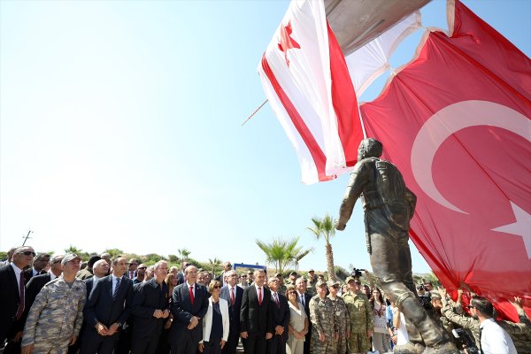 Erenköy Direnişi'nin yıl dönümünde komutanlar Kıbrıs'ta