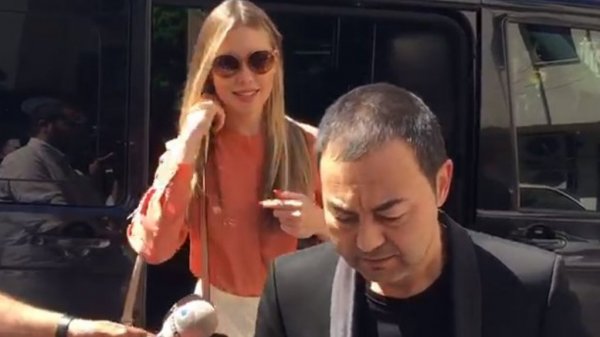 Serdar Ortaç ve Chloe Loughnan boşandı