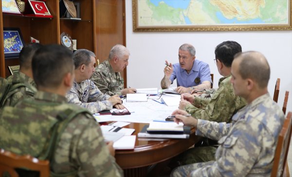 a Komuta kademesi Kıbrıs'taki birlikleri denetledi