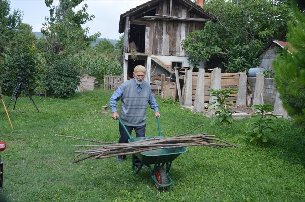 a 104 yaşındaki Mustafa Dede'den gençlik sırları