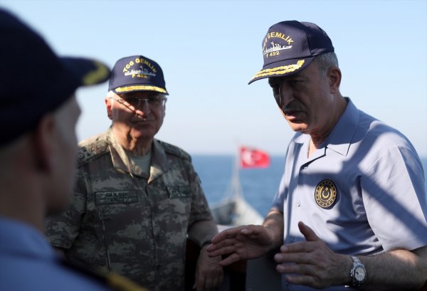 Akar ve komutanlar TCG Gemlik'e gitti