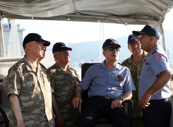 Akar ve komutanlar TCG Gemlik'e gitti