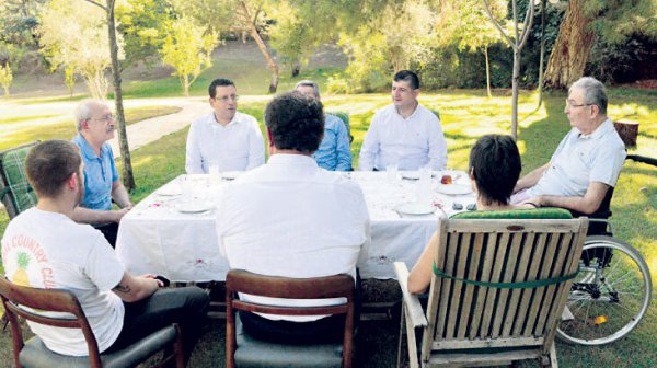 Kemal Kılıçdaroğlu'ndan Deniz Baykal'a ziyaret
