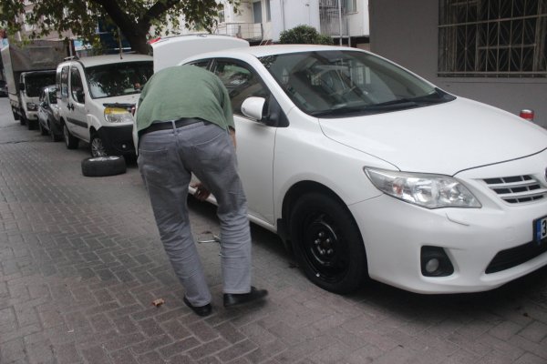 Güngören'de park halindeki 10 aracın lastiği patlatıldı