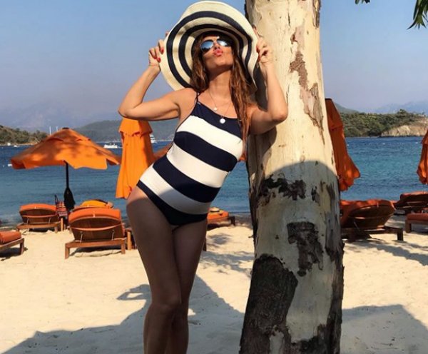 Tülin Şahin'den annelik pozu