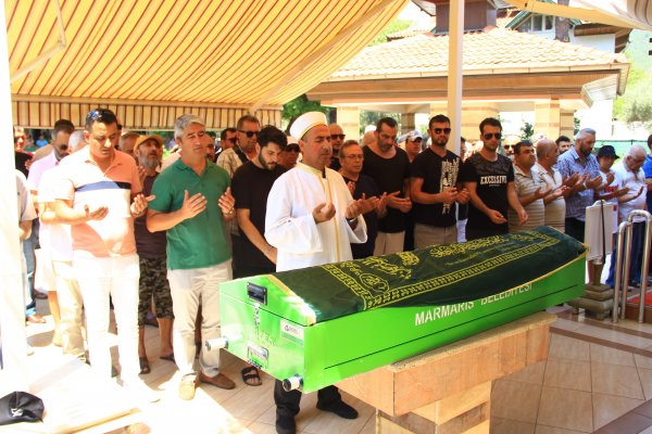 i Şarkıcı Devran Çağlar son yolculuğuna uğurlandı