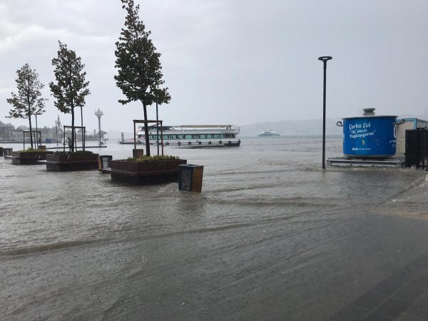 Üsküdar'da kara ve deniz birleşti