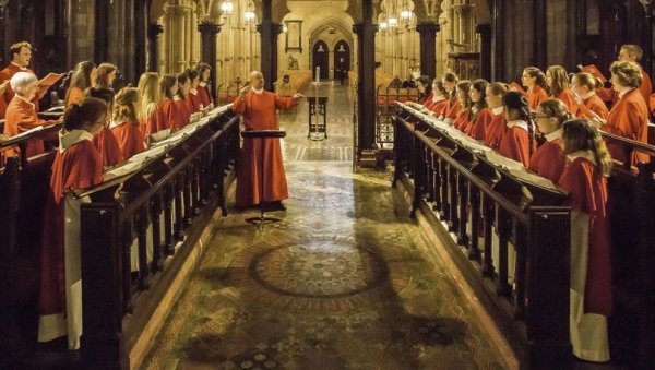 İrlanda'daki kiliseler gayrimenkullerini satıyor
