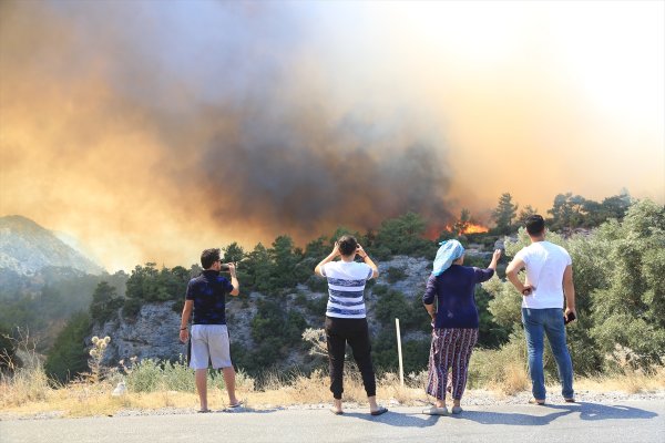 Farklı noktalarda üst üste orman yangınları