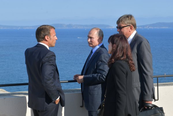 r Fransa'da Macron ile Putin görüşmesi