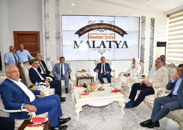 Bülent Arınç, hükümet sistemindeki revizyonları anlattı