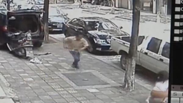 i Boşanmak istemeyen Çinli eş dehşet saçtı