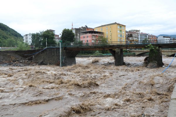 Samsun'daki sel nedeniyle 2 kişi hayatını kaybetti
