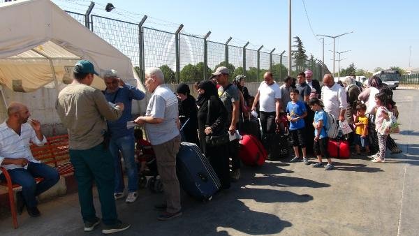 d Suriyelilerin Türkiye'ye dönüşü devam ediyor