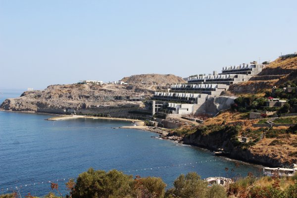 Bodrum'da kaçak yapıların yıkımı başlıyor