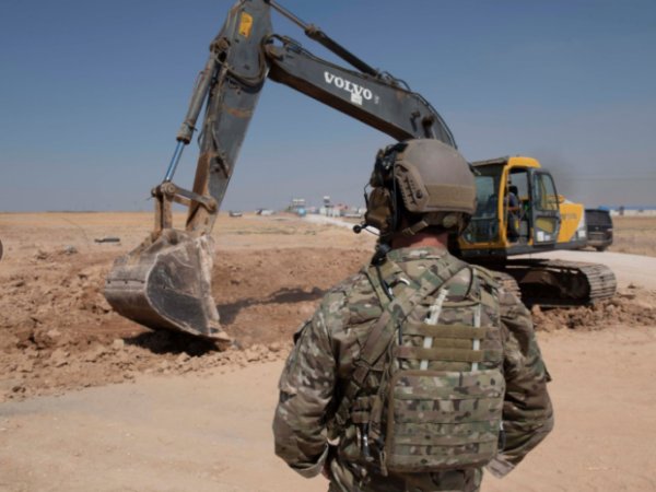 Suriye'de YPG/PKK siperleri yıkılıyor