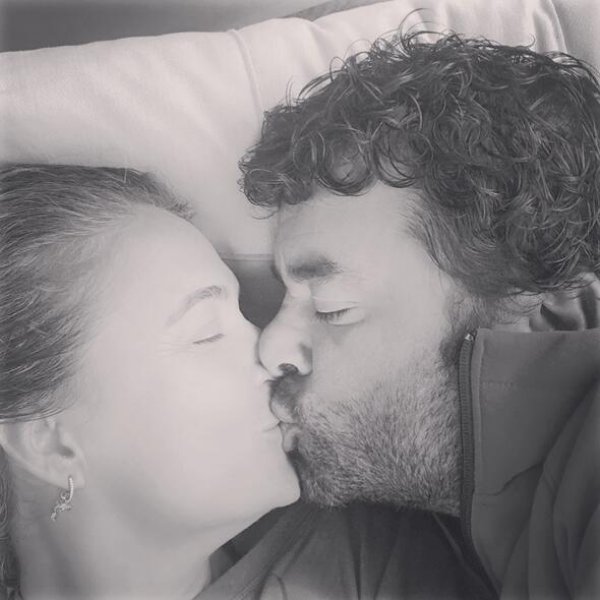 Ceyda Düvenci'den aşk dolu paylaşım