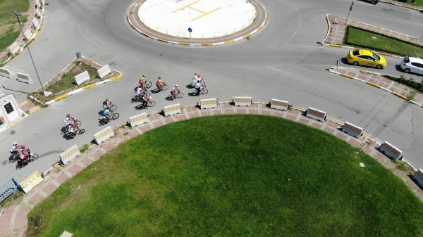 i Nikaha bisikletle gidip farkındalık yarattılar