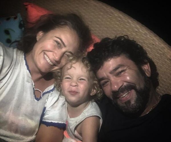 Ceyda Düvenci'den aşk dolu paylaşım