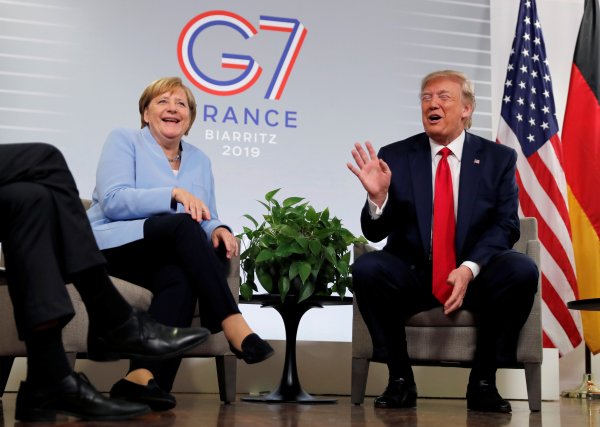 r Trump'ın sözleri Merkel'i güldürdü