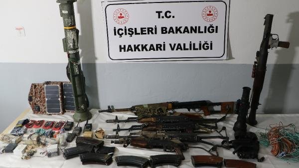 d Hakkari'de 8 teröristin öldürüldüğü anların görüntüsü
