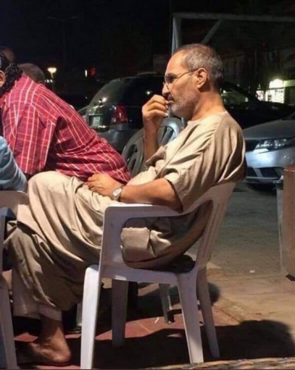 Steve Jobs'a benzeyen kişinin görüntüsü gündeme oturdu