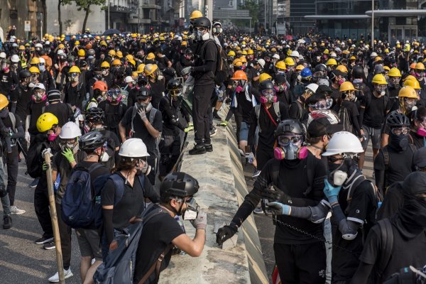 a Çin askerleri Hong Kong'da