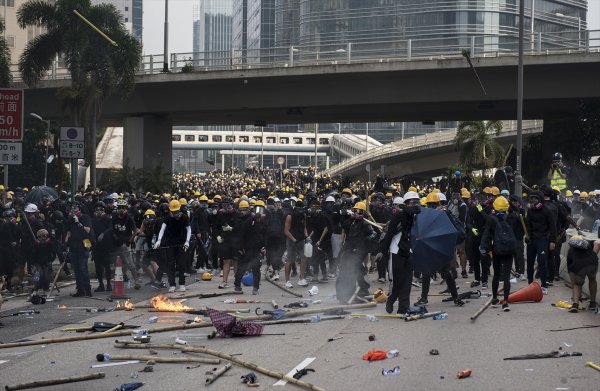 a Çin askerleri Hong Kong'da