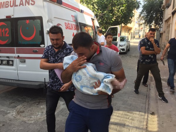 Adana'da çocuk gelinin bebeği hayatını kaybetti