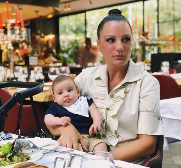 Almeda Abazi'nin annesi